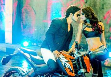 ileana varun happy with their main tera hero songs popularity