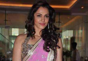 isha koppikar to make comeback with assi nabbe pure sau