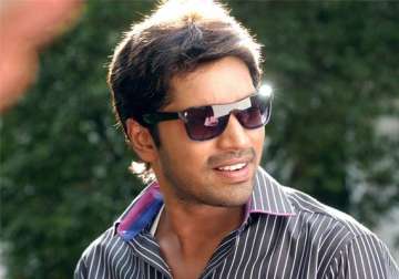 actor allari naresh soon to turn director