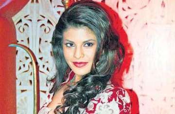 jacqueline faints in kanpur