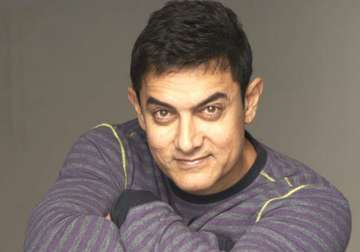 response to aamir s casting tweet makes server crash