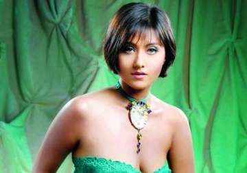 shocking byomkesh bakshi s lead actress swastika mukherjee caught shoplifting in singapore