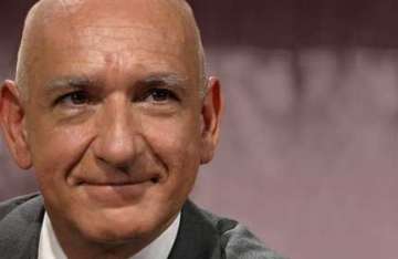 sir ben kingsley to attend iffi inauguration