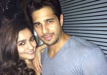 omg alia bhatt and sidharth malhotra spotted holidaying in new york see pics