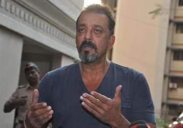 sanjay dutt takes a u turn comes home from yerawada jail