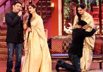comedy nights with kapil rekha celebrates her birthday on the show view pics