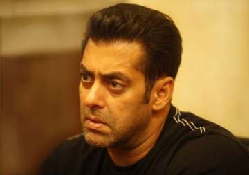 salman khan approaches police over objectionable whatsapp messages