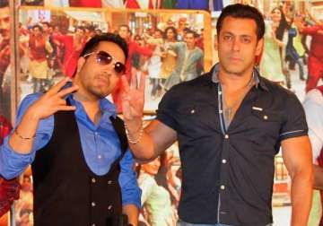 did mika steal song from salman khan