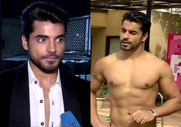 gautam gulati bares eight pack abs in pool view pics