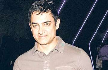 aamir cancels commitments to attend man friday s wedding