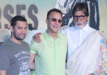 vidhu vinod chopra aims to make film with big b aamir