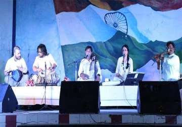 sufi singer sonam kalra and kathak dancer rachna yadav regale prisoners at the tihar jail