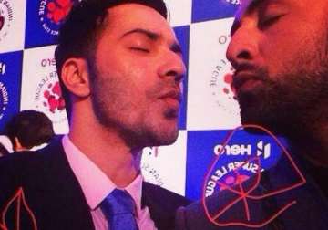 ranbir kapoor varun dhawan kiss moment at the indian super league isl launch view pics