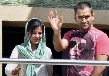 mahendra singh dhoni s wife sakshi is pregnant