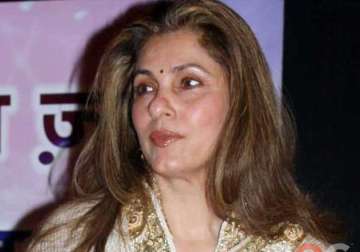 sc issues notice to dimple kapadia