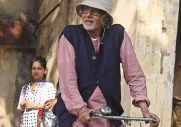 piku amitabh bachchan cycles in kolkata praises the city see pics