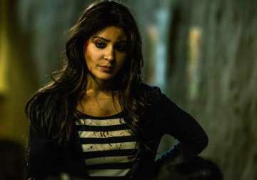 nh10 trailer traumatized anushka sharma shows her gruesome side excels
