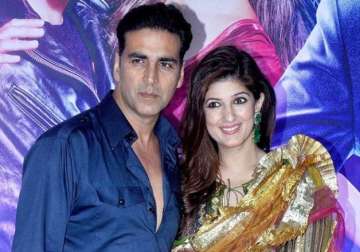 here s why akshay kumar doesn t want twinkle to attend his movie screenings