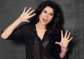 model kangna sharma to debut in bollywood with great grand masti