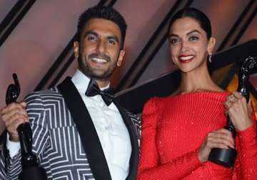 ranveer singh on top of the world after winning filmfare best actor award