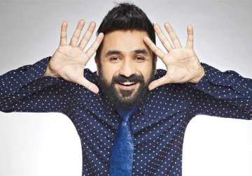 vir das on cloud 9 after us comedy management company signs him up