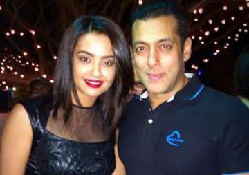 bigg boss 9 surveen chawla not to be part of salman s show