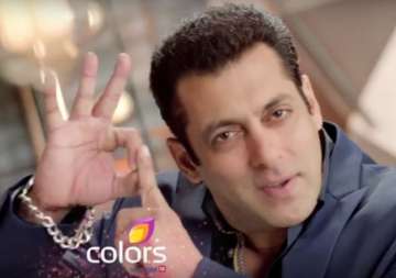 bigg boss 9 salman khan is back with two new promos watch videos