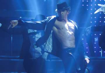 hrithik roshan pays tribute to michael jackson in bang bang s latest song