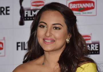 sonakshi sinha wants to work hard filmfare s best actress award