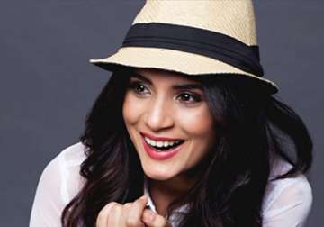 richa chadda s first look from cabaret revealed