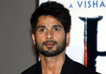 shahid kapoor overreacts on shaandaar failure quits next movie mid way