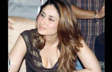 kareena to team up with hollywood stars for fifa music video