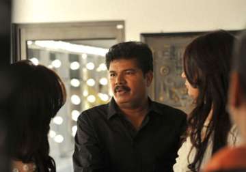 filmmaker shankar faces wrath of transgender community for a scene in i