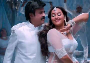 sonakshi sinha happy with response to lingaa