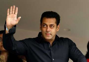 salman khan also acquitted from charge of not helping victims