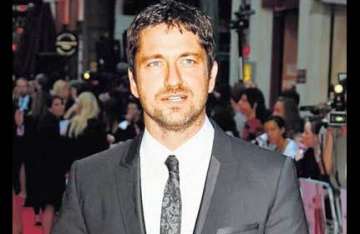 gerard butler on board for saat khoon maaf