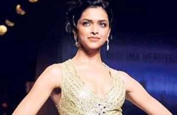 hollywood beckoning deepika