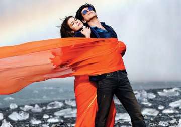 srk s next marketing stroke for dilwale out on thursday