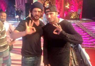 shah rukh on honey singh i haven t had a fight with him at all