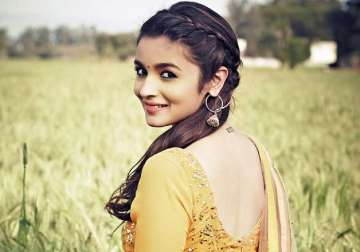 would prefer going to date in pyjamas says alia bhatt