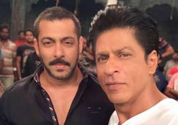 shah rukh doesn t need a real brother as he has salman bhaijaan