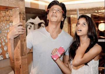 shah rukh khan wishes daughter suhana to become actress