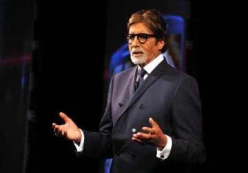 big b gives tribute to late filmmaker ravi chopra