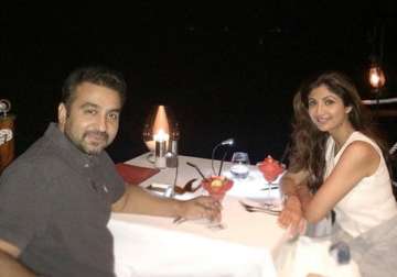 shilpa shetty takes raj kundra to maldives