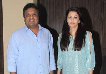 sanjay gupta calls jazbaa shooting with aishwarya fabulous