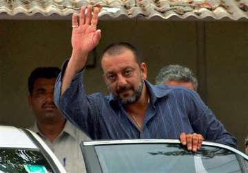 sanjay dutt released from pune jail on 14 day furlough