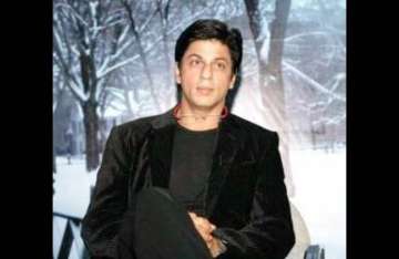 srk shoots despite fever