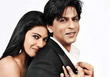 shah rukh and kajol s romantic moment captured on cam by rohit