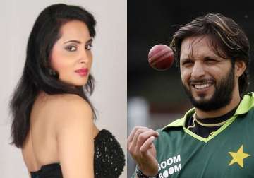 this indian model claims she had sex with shahid afridi