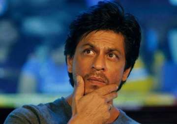 watch video shah rukh khan openly insulted over award wapsi movement